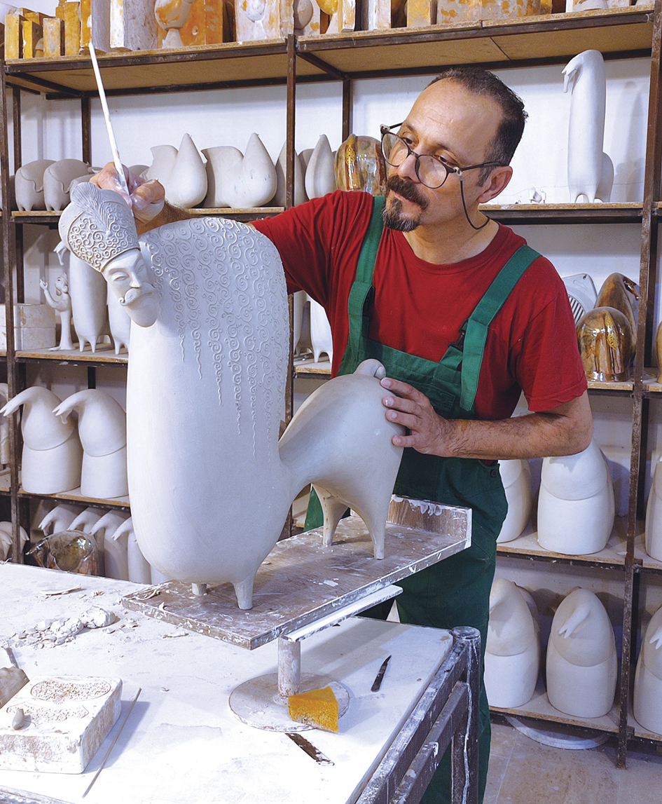 In the 11th China Changchun International Ceramics Symposium Appreciation of Works by Iranian Ceramist Behzad Ajdari——My Dreams are Tied in the Manes(图文)